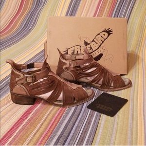 Freebird Arrow sandals